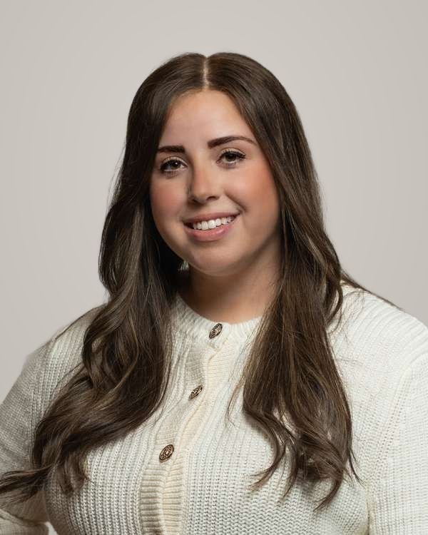 Portrait of Bassy Schwartz, LMFT at Core Relationships